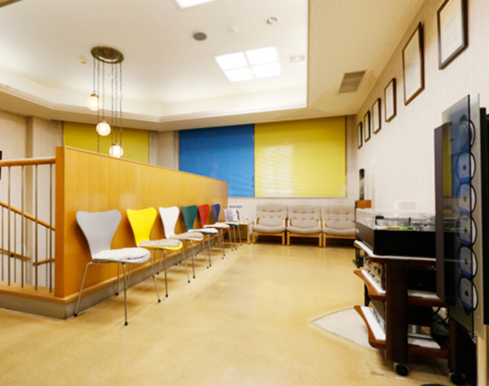松山市の歯医者　二番町デンタルオフィス　待合室